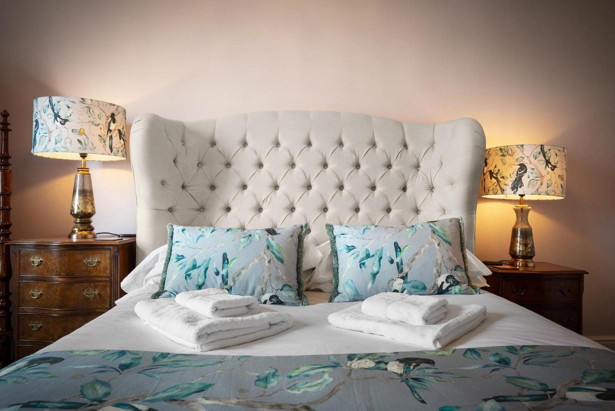 Luxury Georgian Home, Hot Tub, Sea View, Private Garden, Sleeps 6 Bognor Regis Exteriör bild