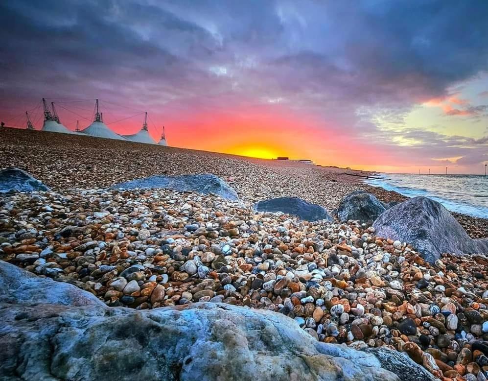 Luxury Georgian Home, Hot Tub, Sea View, Private Garden, Sleeps 6 Bognor Regis Exteriör bild